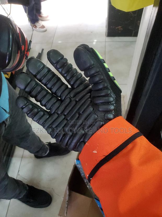 Anti Vibration Vaultex Gloves - main view