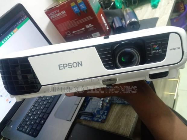 Epson Eb-S31 – Bright, Reliable Perfect for Business!