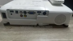 3200 Lumens Epson Eb-X31 Projector