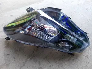 Headlamp Toyota Vitz 2015 Non Xenon