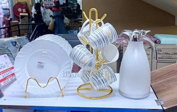 13pcs Breakfast Set
at 6pcs Cups
6pcs Plates
2l Flask