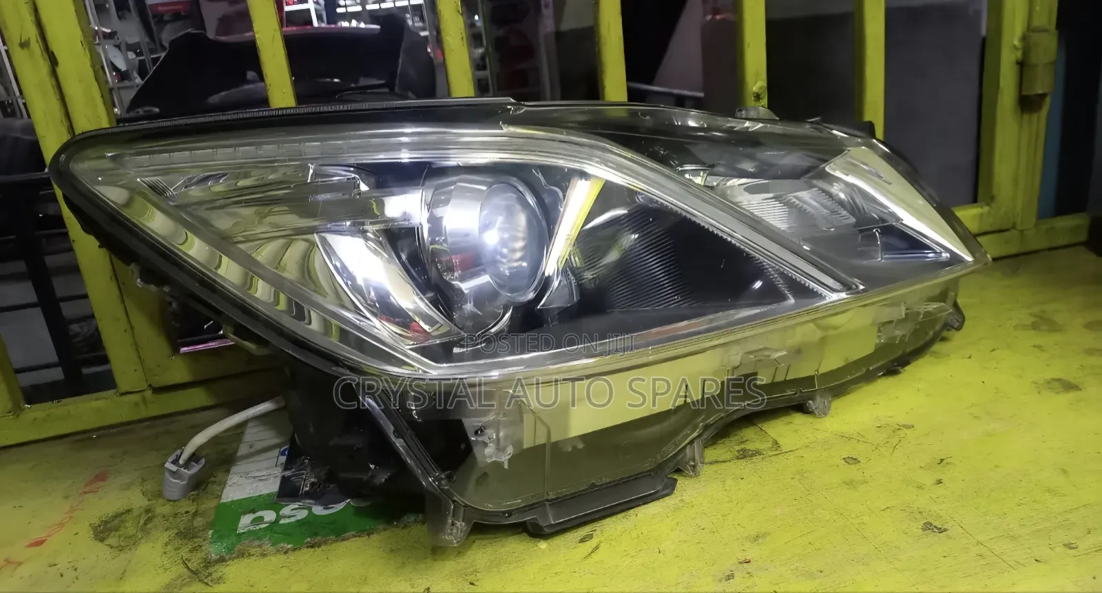 Toyota Crown Headlight 2015-2019 Xenon
