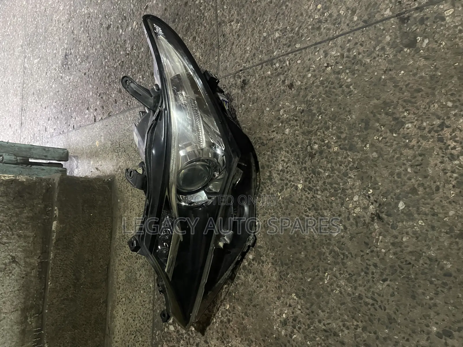 Toyota Auris Headlight