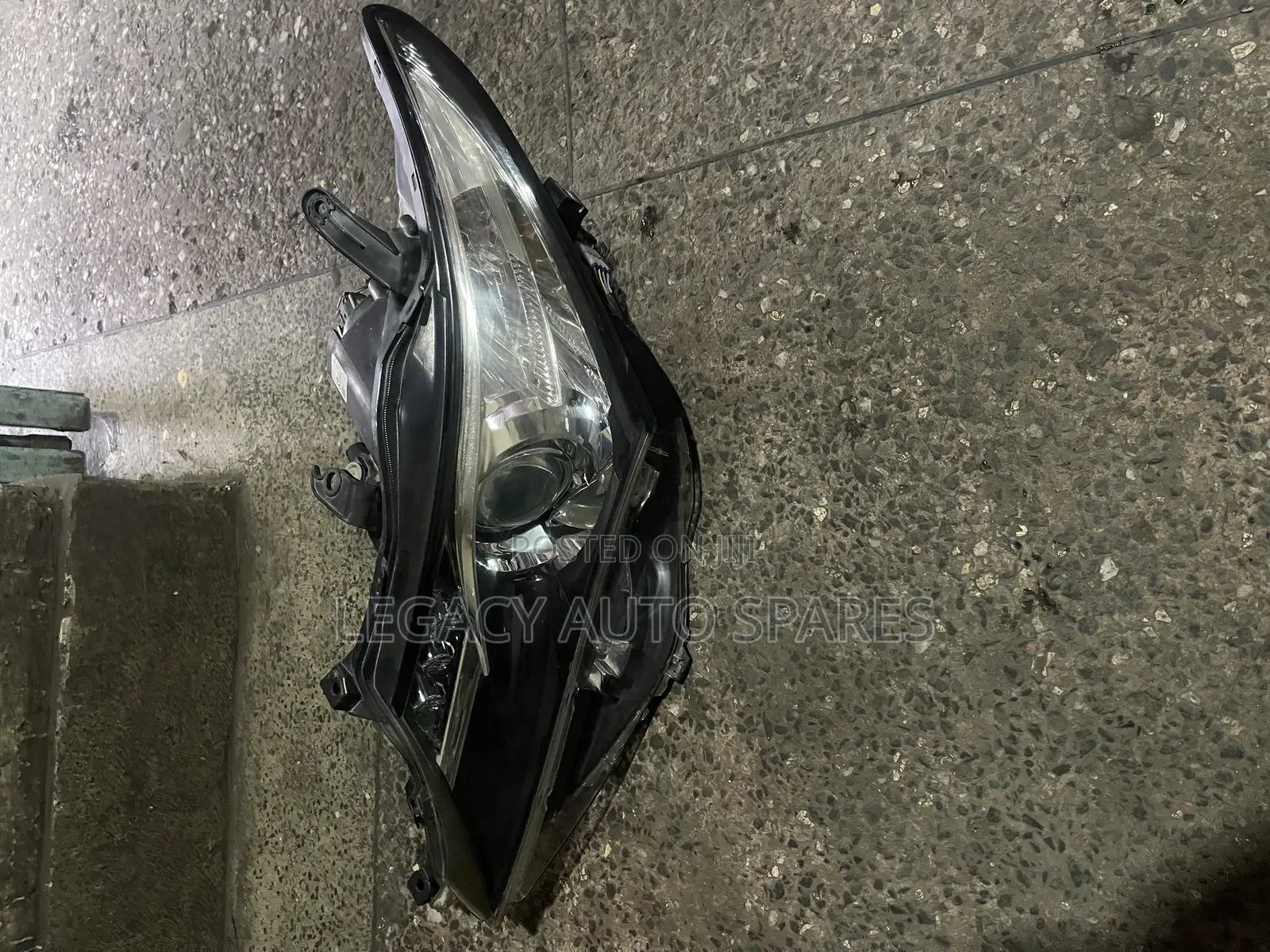 Toyota Auris Headlight