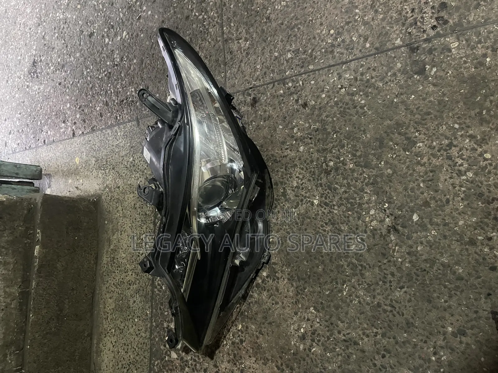 Toyota Auris Headlight
