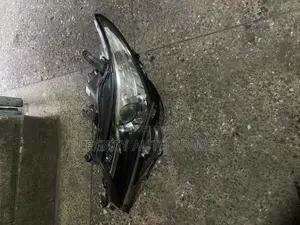 Toyota Auris Headlight