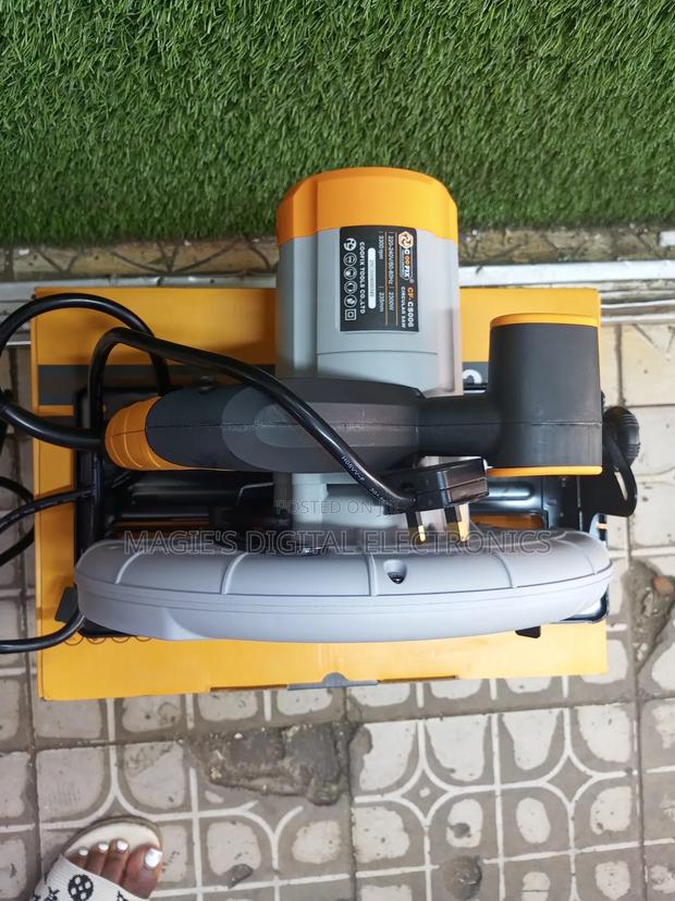 Affordable 9" Coofix Circular Saw - main view