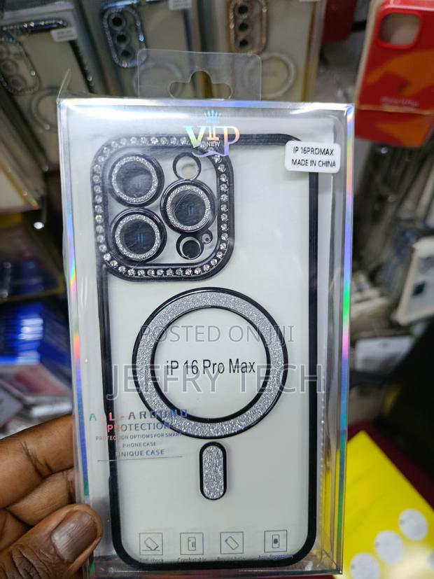 Soomio Magnetic Diamond Glitter Case for iPhone 16 Pro Max Case - main view