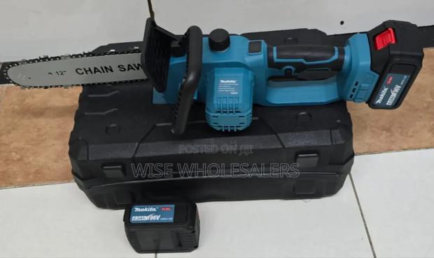 Makita 12-inch Cordless Chainsaw