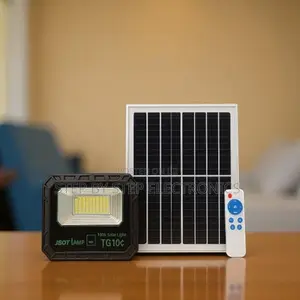 Ip66 Waterproof 100w Solar Flood Light High Brightness Remote Control