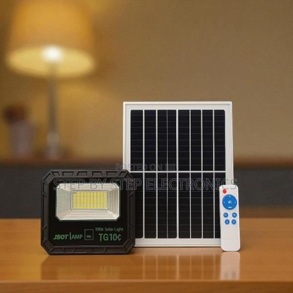 100w Solar Flood Light Energy Saving Automatic Control Ip66 Rated