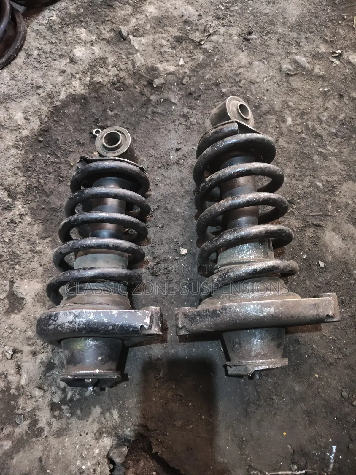 Nissan Wing Road Back Shocks