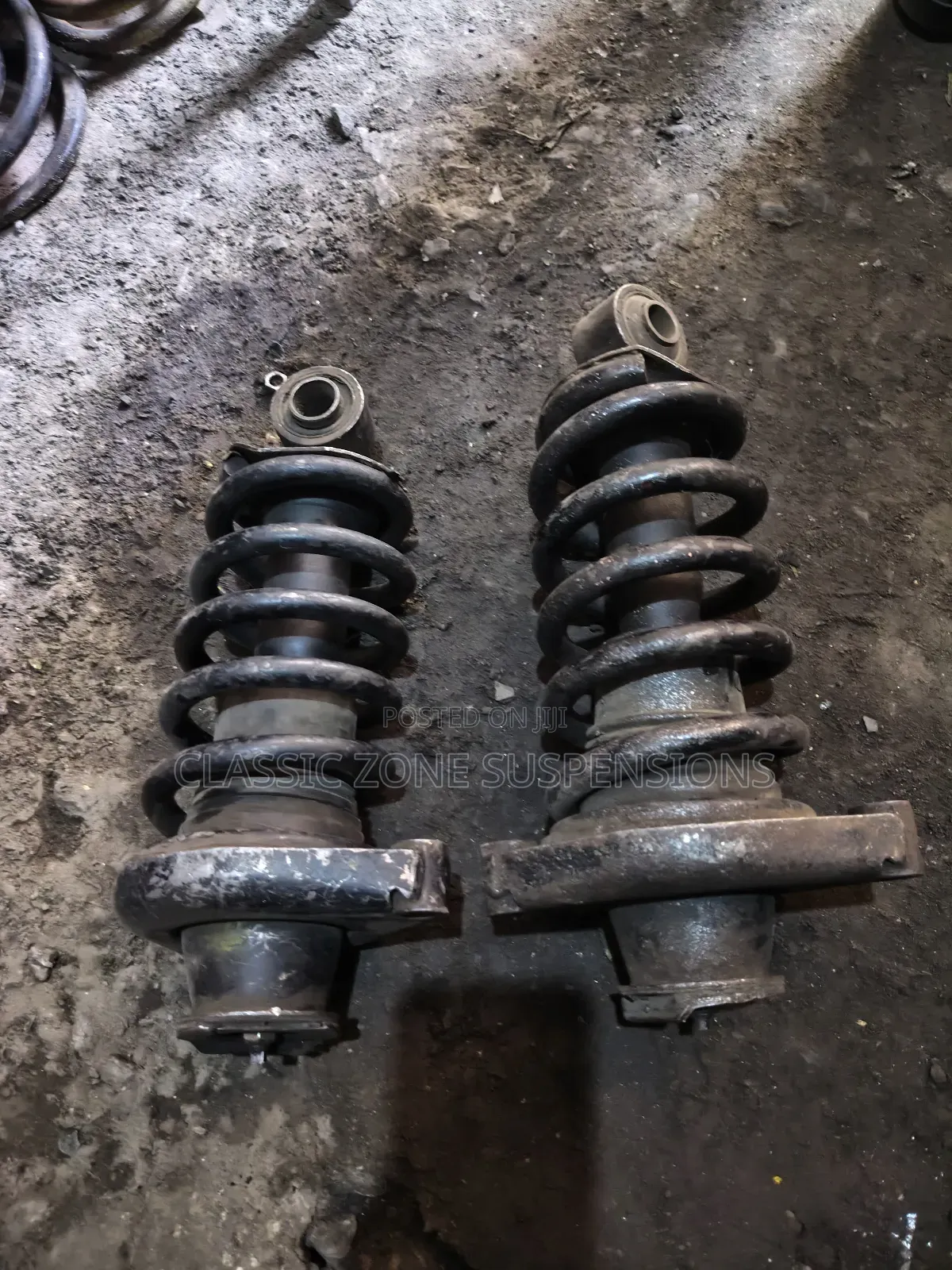 Nissan Wing Road Back Shocks
