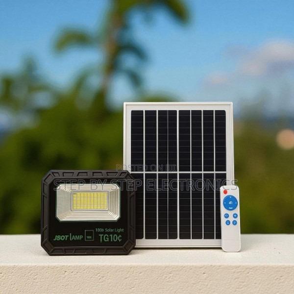 100w Solar Flood Light High Brightness Reliable Quality Waterproof