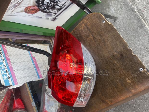 Toyota Wish Taillight(2010) - thumbnail 2