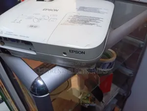 Epson Eb-S7 – Bright and Reliable! 