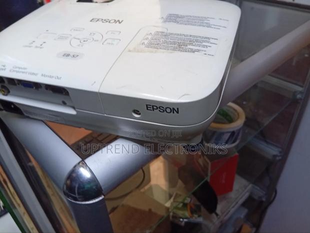 Epson Eb-S7 – Bright and Reliable! - thumbnail 3