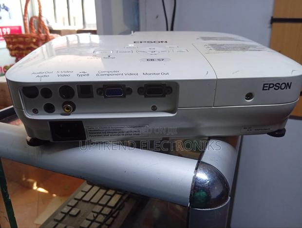 Epson Eb-S7 – Your Ultimate Presentation Partner  - thumbnail 2