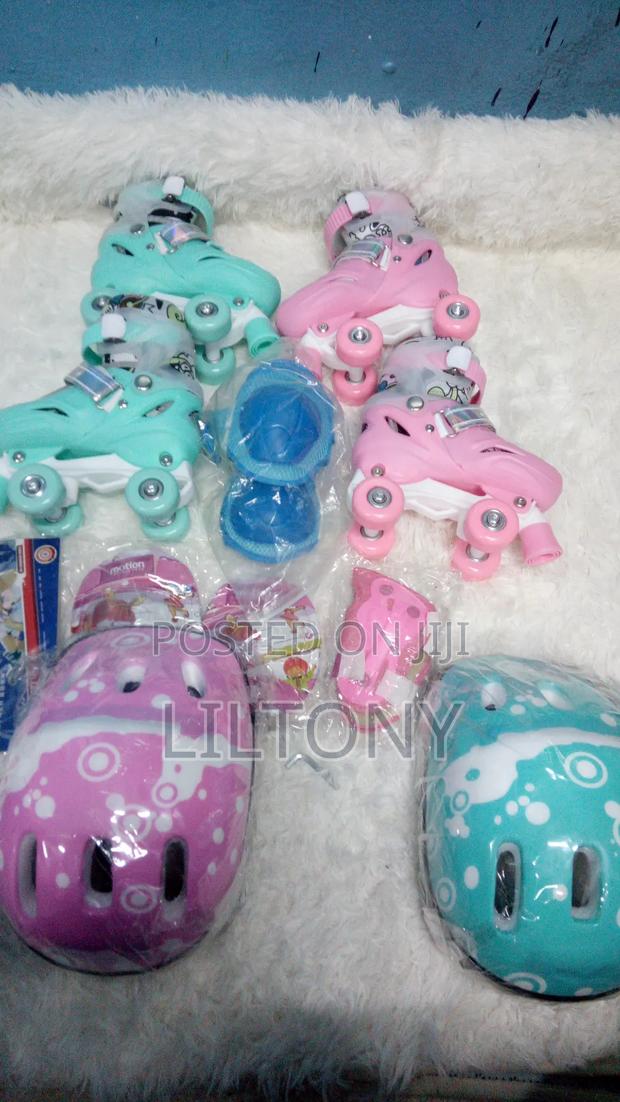 Kids Quad Wheels Skate Shoes - thumbnail 2