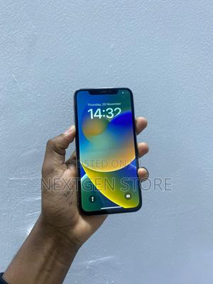 Apple iPhone X 256 GB White - main view