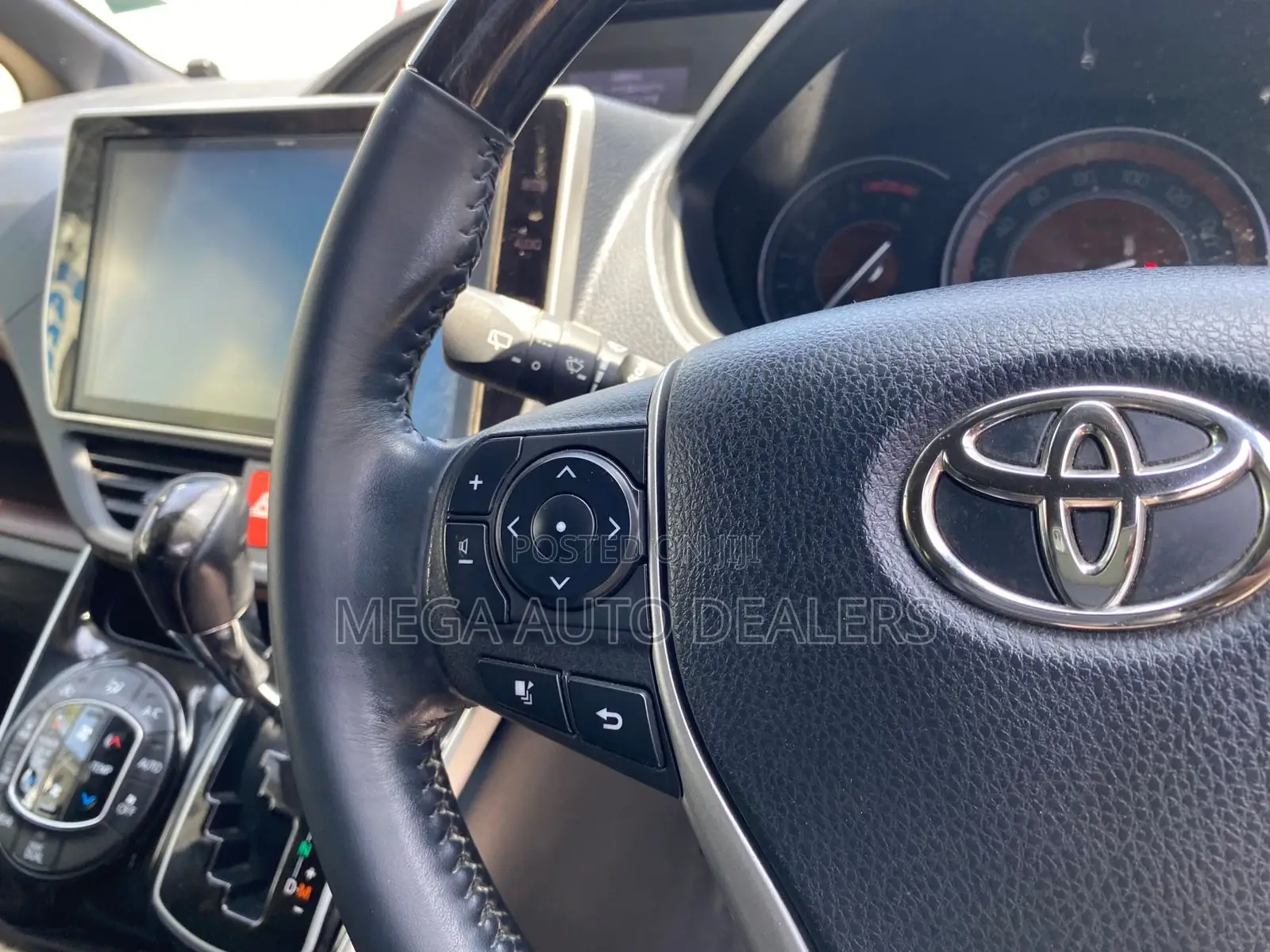 Toyota Esquire 2018 Blue