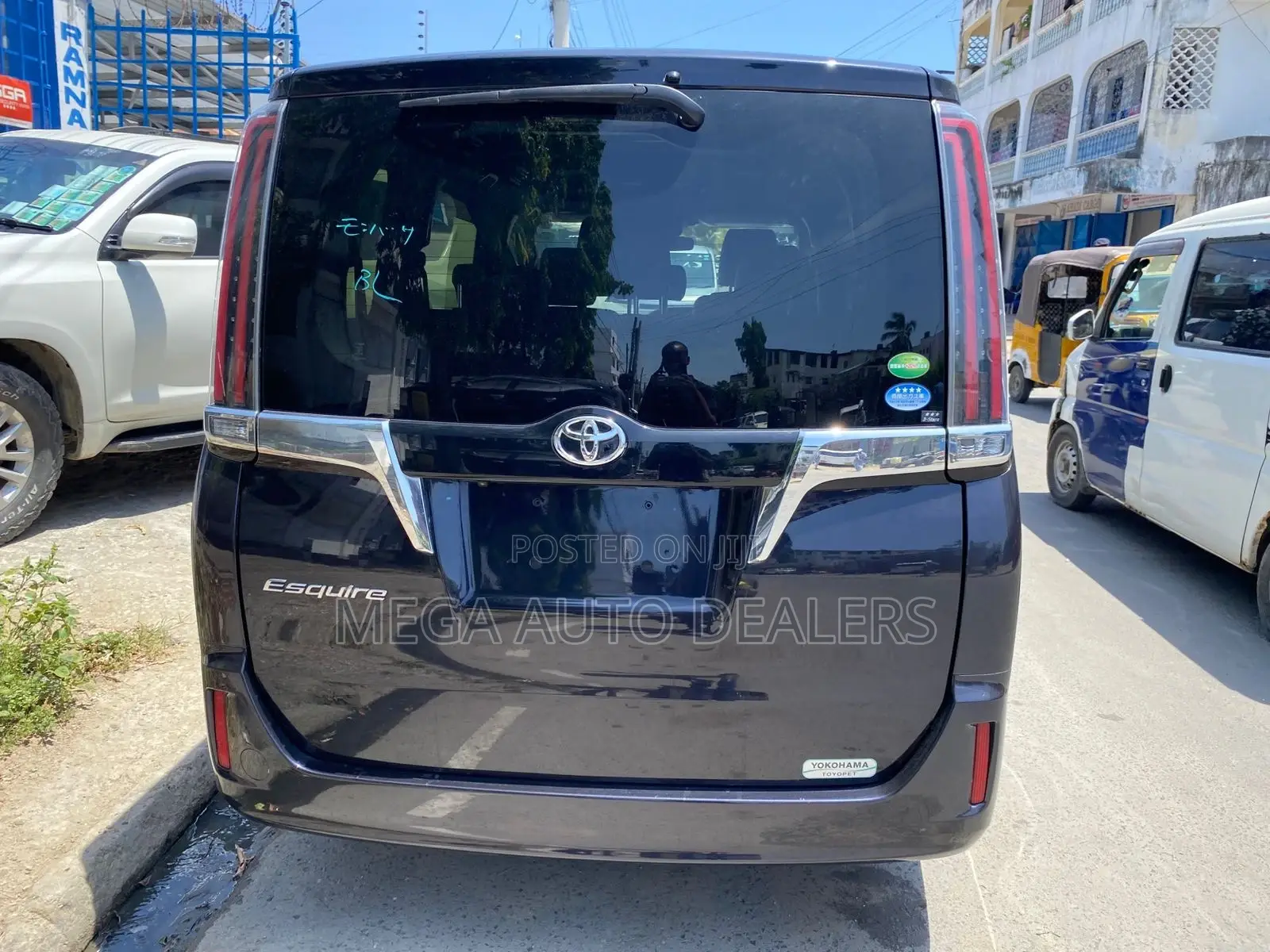 Toyota Esquire 2018 Blue