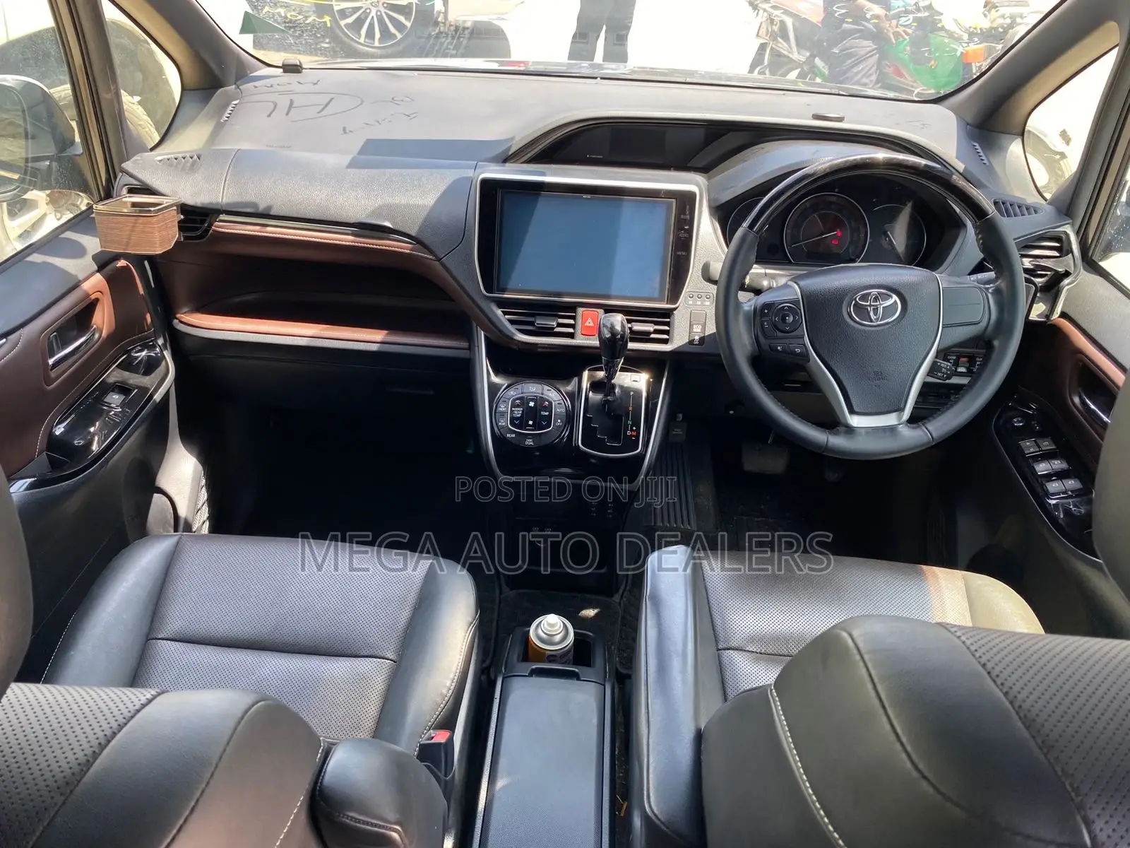 Toyota Esquire 2018 Blue
