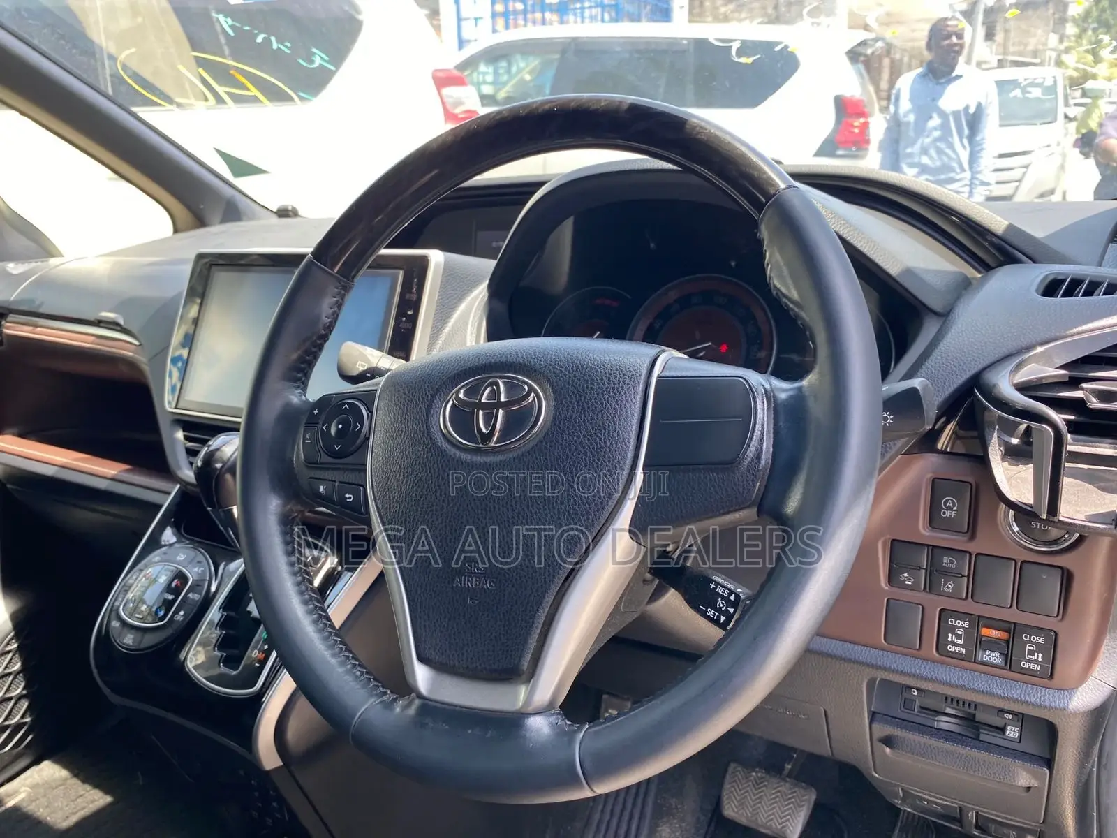 Toyota Esquire 2018 Blue