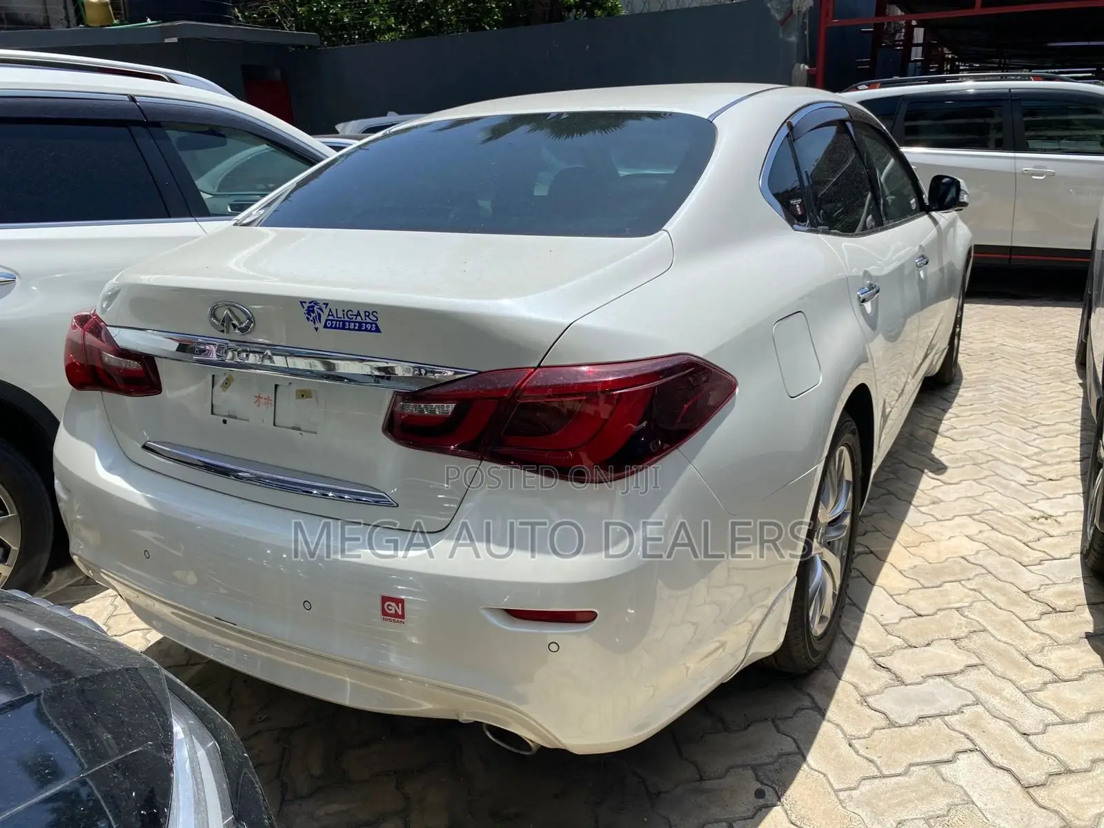 Nissan Fuga 2018 White
