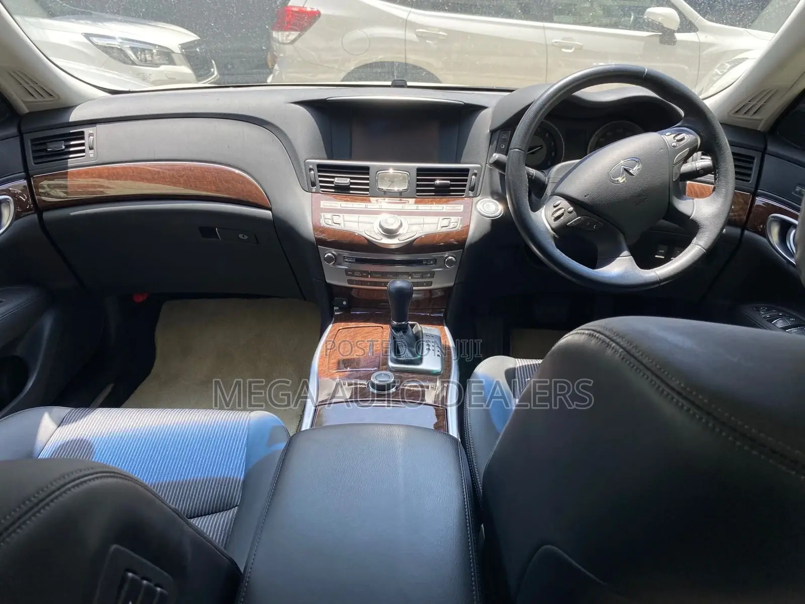 Nissan Fuga 2018 White