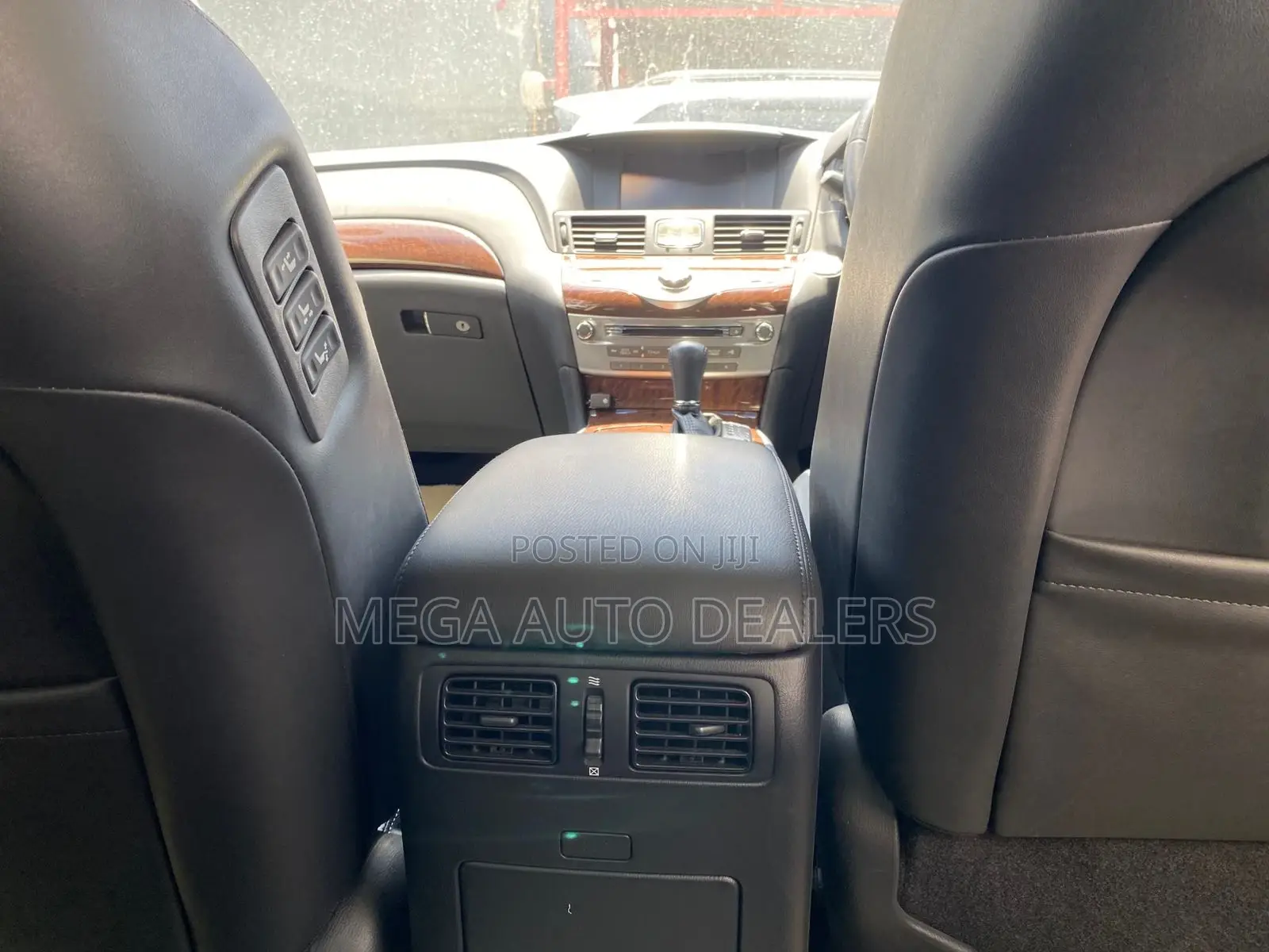 Nissan Fuga 2018 White