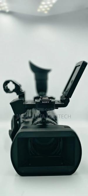 Sony PMW-200 - main view