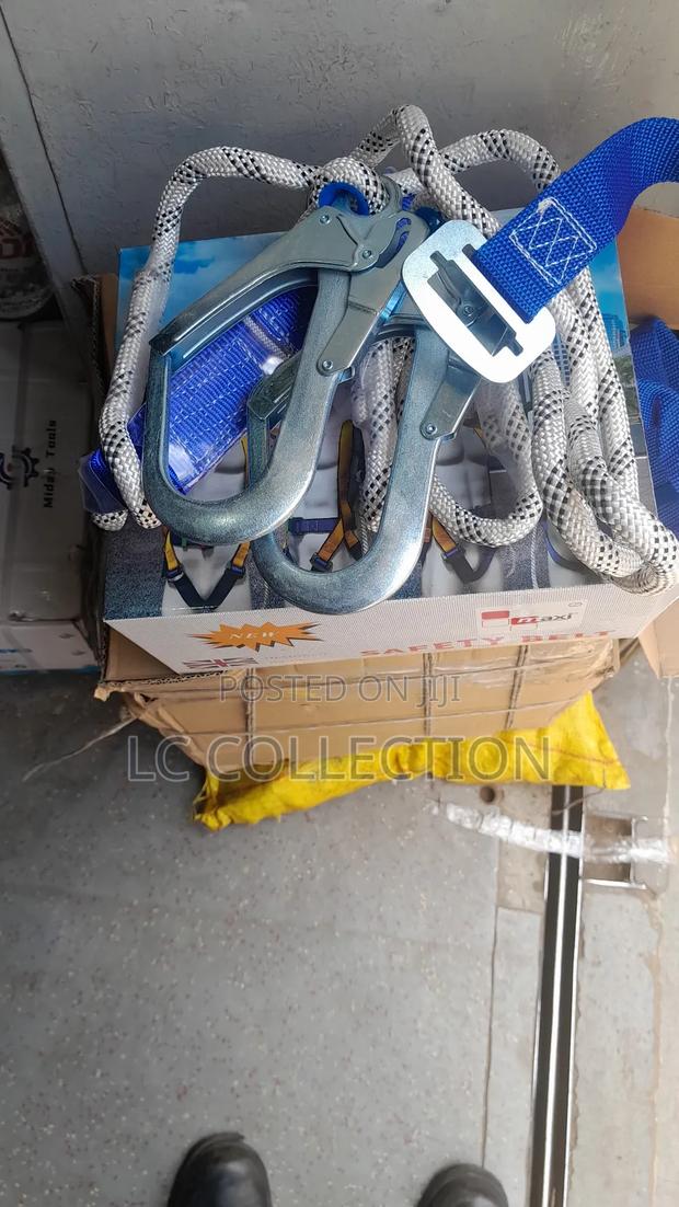Double Hook Safety Harness - thumbnail 3