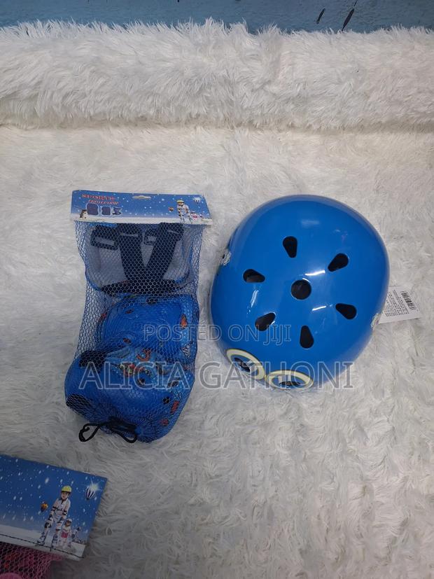 Kids Protective Gear With Helmet - main view