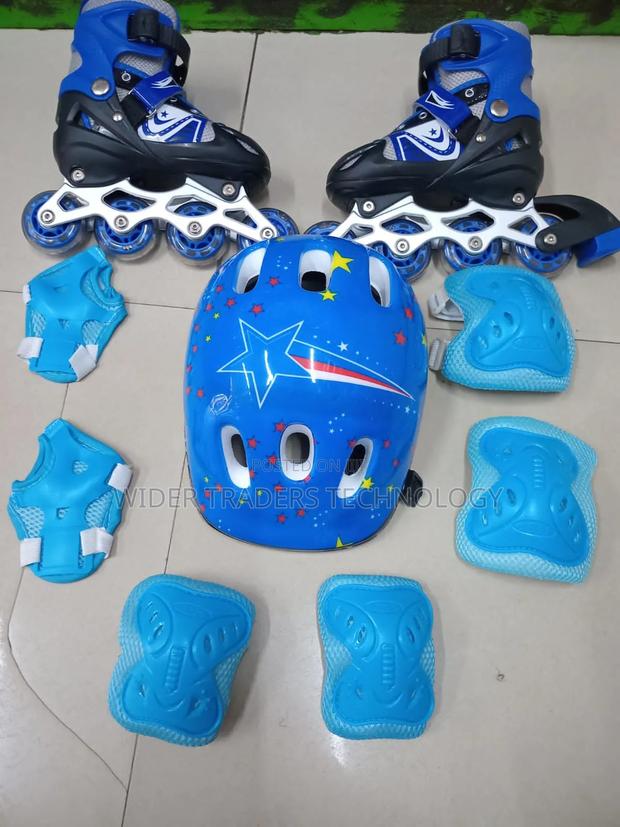 Complete Roller Skating Shoes With Protective Gears Blue