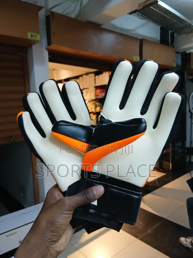 Uhlsport Supersoft Firestorm Goalkeeper Gloves - thumbnail 2