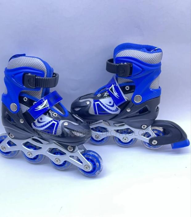 Inline Skate Shoes Available 
Blue
Size: 31 to 42