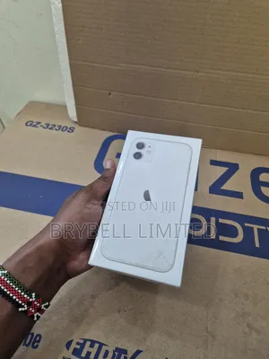 New Apple iPhone 11 128 GB White