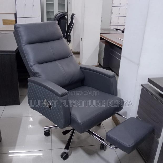 Relaxing Recliner Office Chair - thumbnail 3