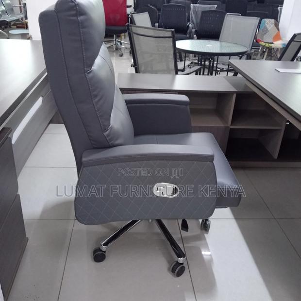Relaxing Recliner Office Chair - thumbnail 4