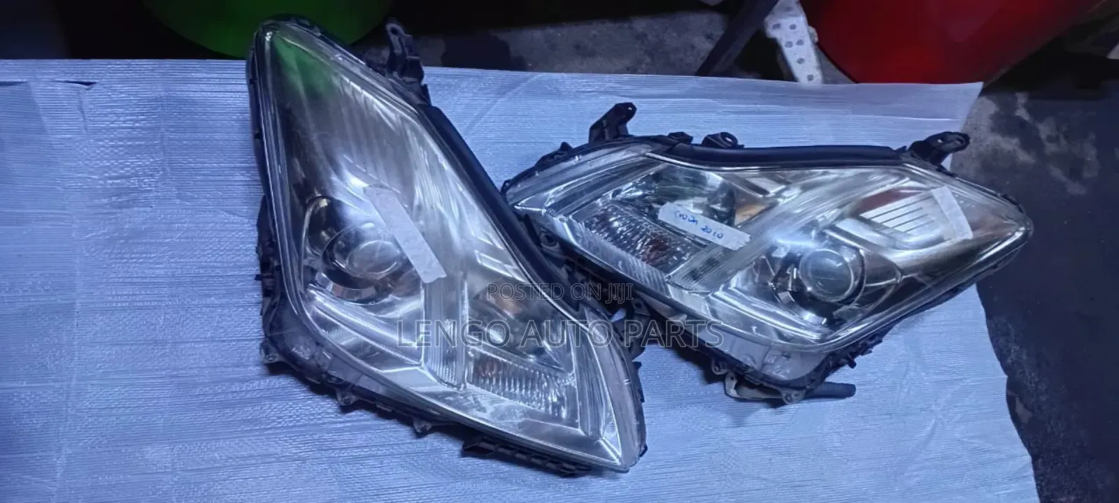 Toyota Crown 2012 Headlights Xenon