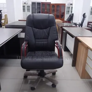 Non-Reclining Manager’S Chair