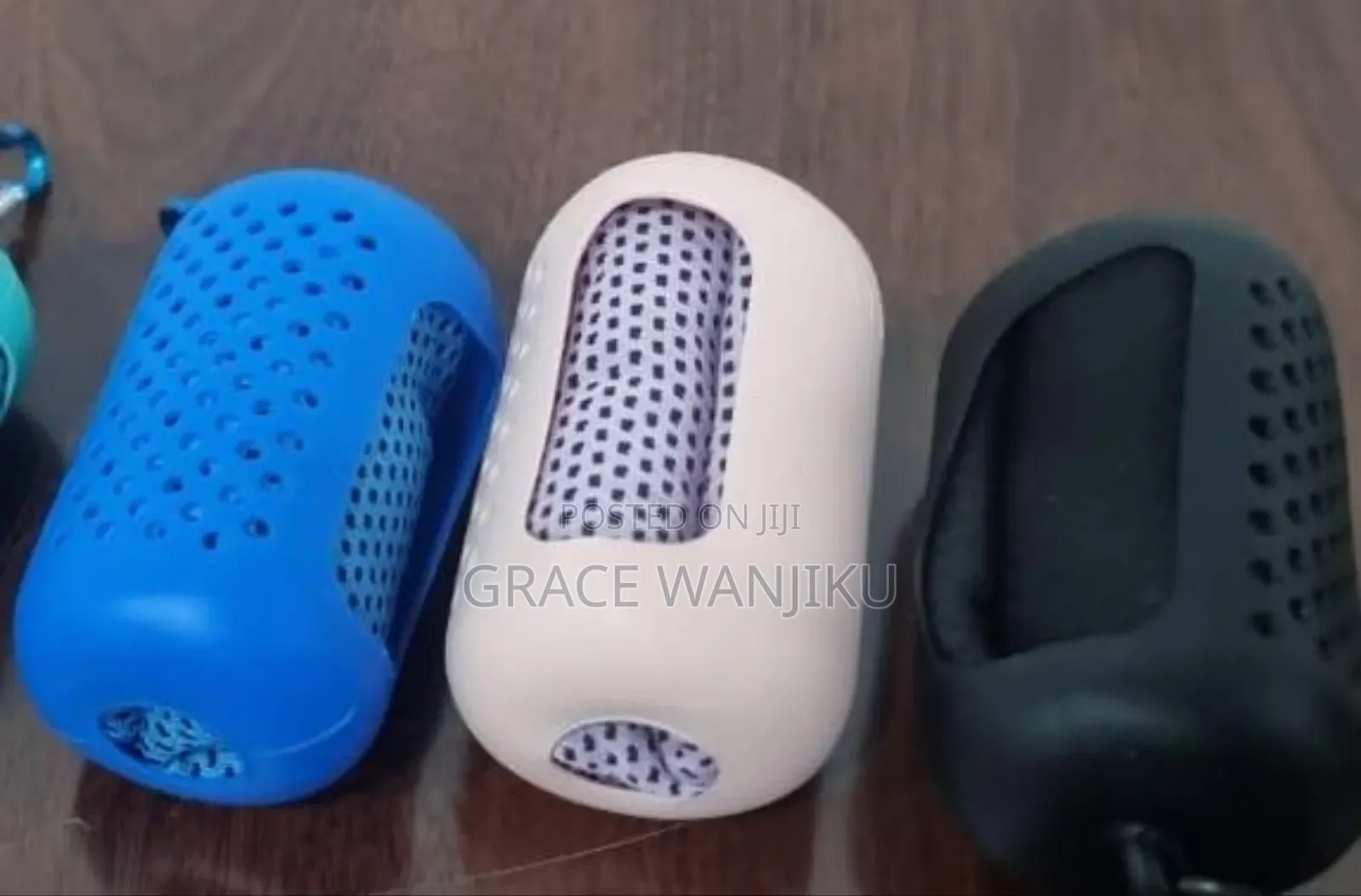 *Portable Sports Quick Dry Cool Towel in Silicone Pocket