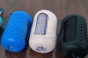 *Portable Sports Quick Dry Cool Towel in Silicone Pocket