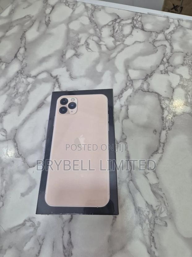New Apple iPhone 11 Pro Max 256 GB Gold - main view