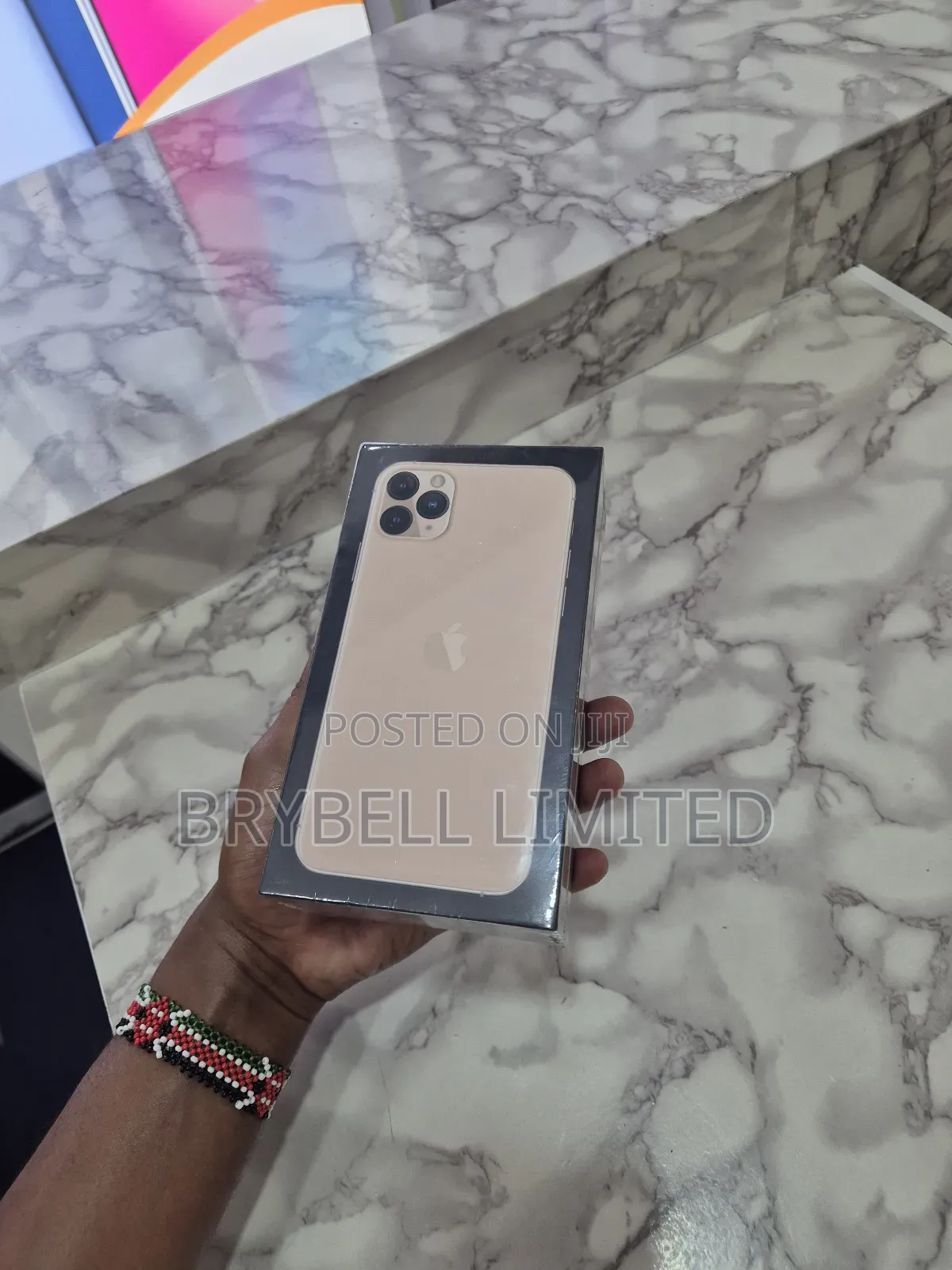 New Apple iPhone 11 Pro Max 256 GB Gold