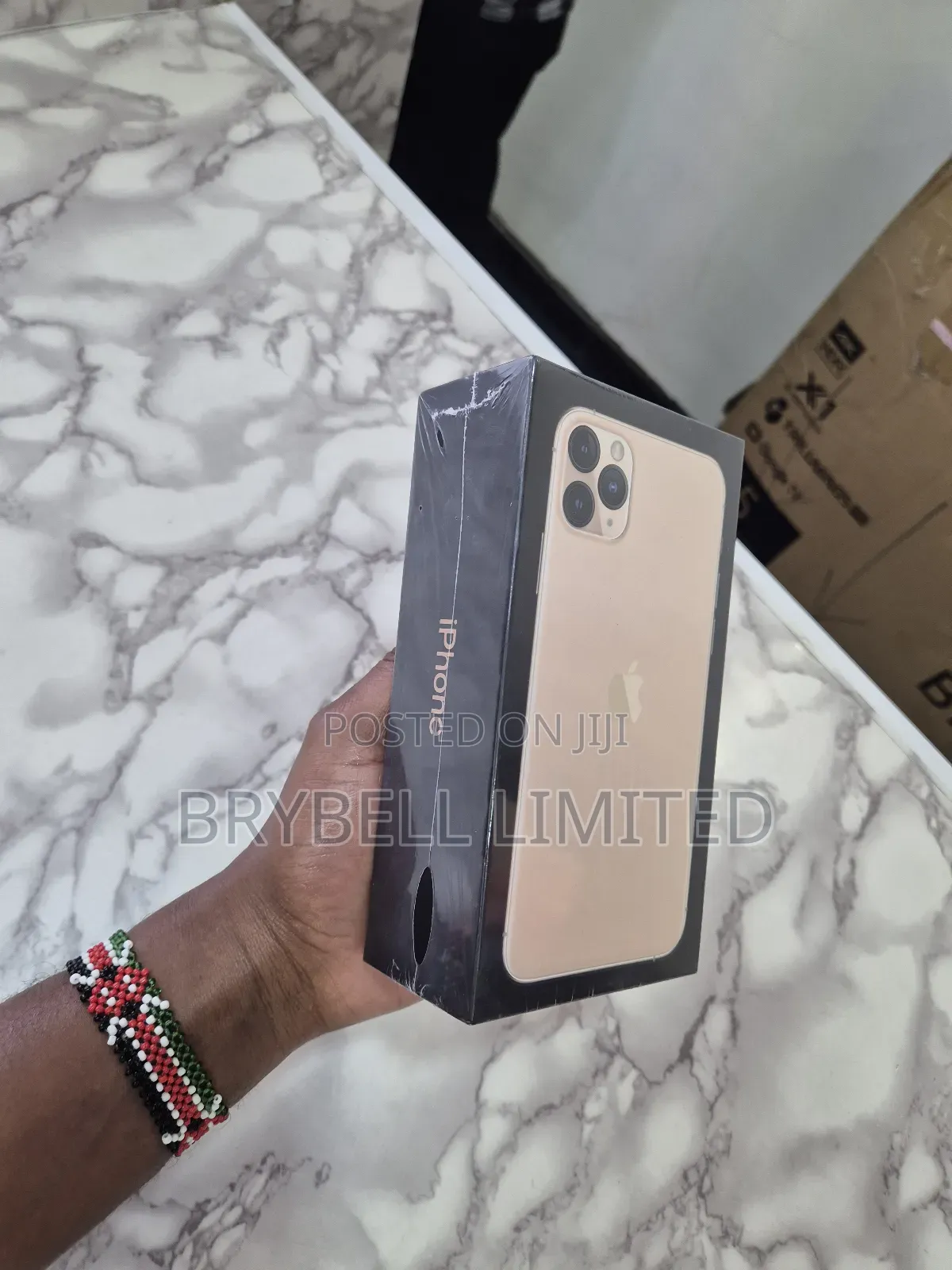 New Apple iPhone 11 Pro Max 256 GB Gold