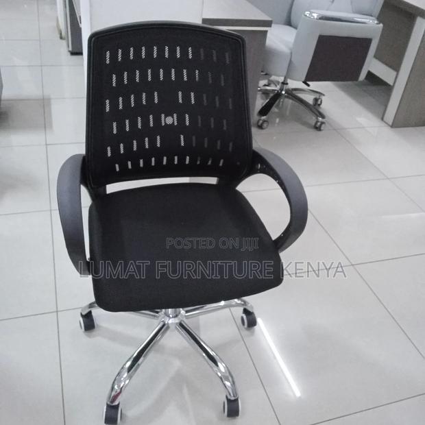 5. Strong-Back Mesh Swivel Chair - thumbnail 3