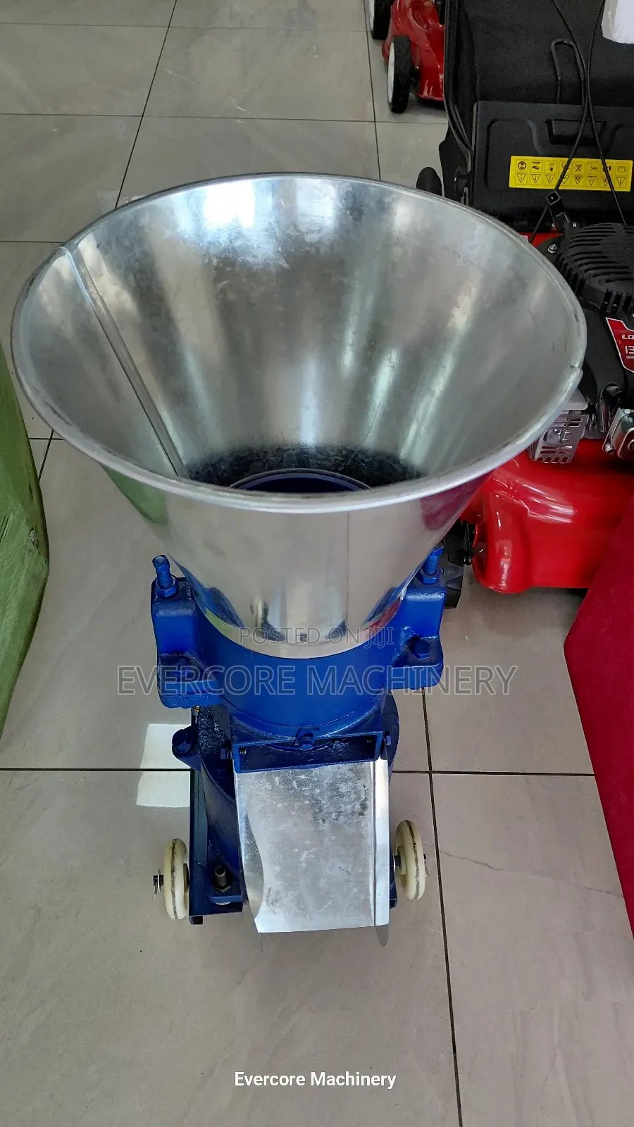 Milano Italia 5hp Animal Feed Pellet Maker Machine.