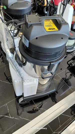 Wet and Dry Carpet Cleaner 80litres Capacity.